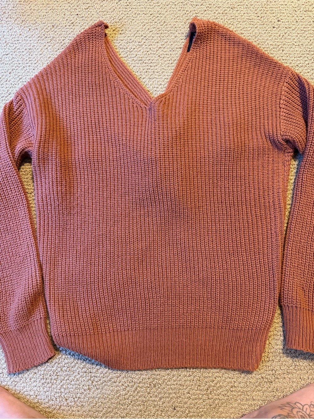 AKIRA V-Neck Ribbed Knit Sweater - Rusty Rose
